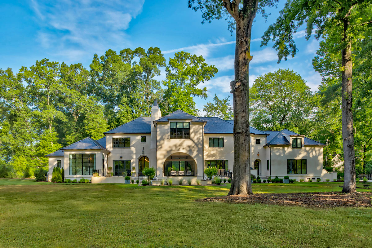 Elegant Transitional Style Home with Rustic Elements - Charlotte, North Carolina
