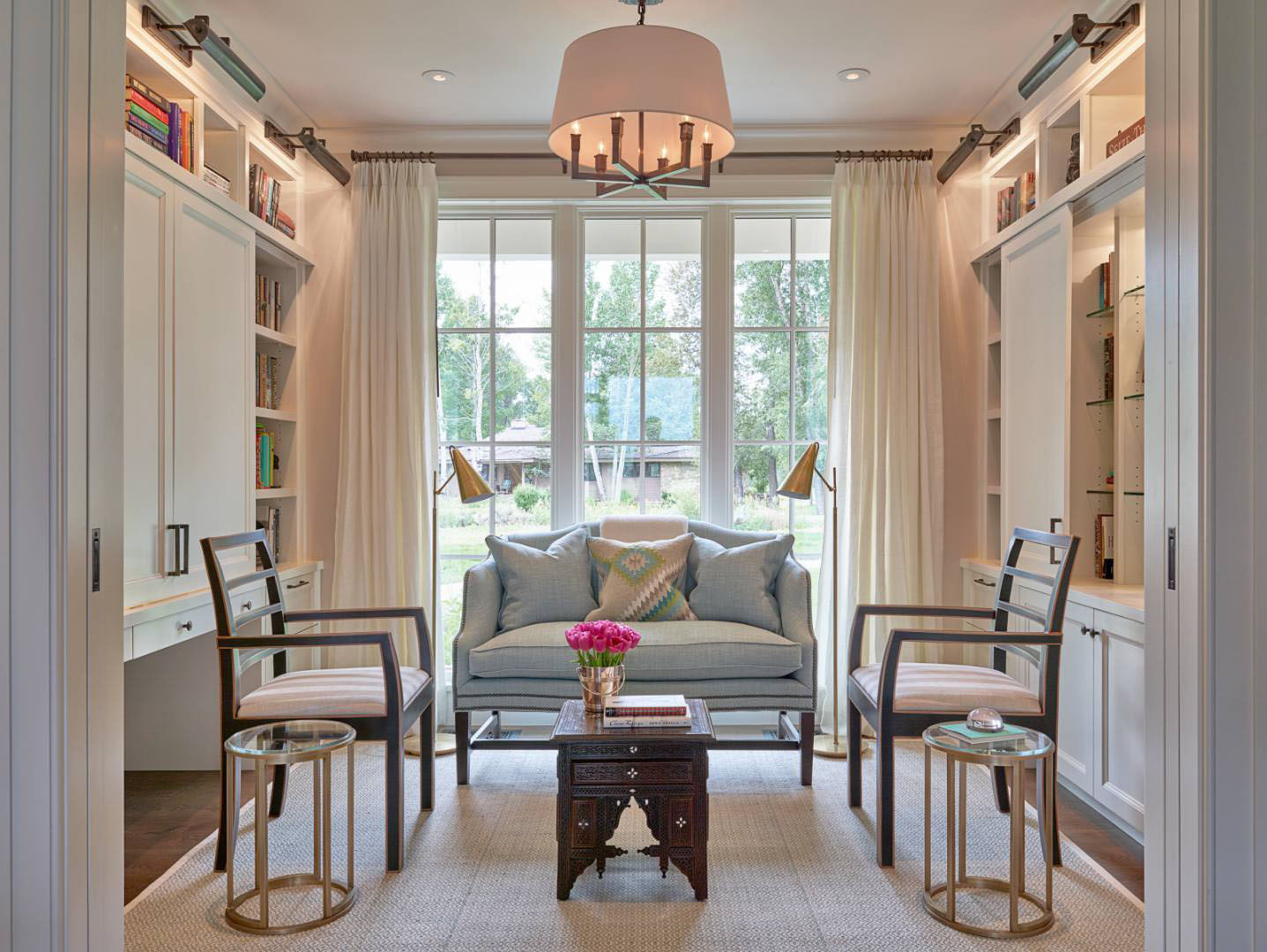 Contemporary Estate Decor