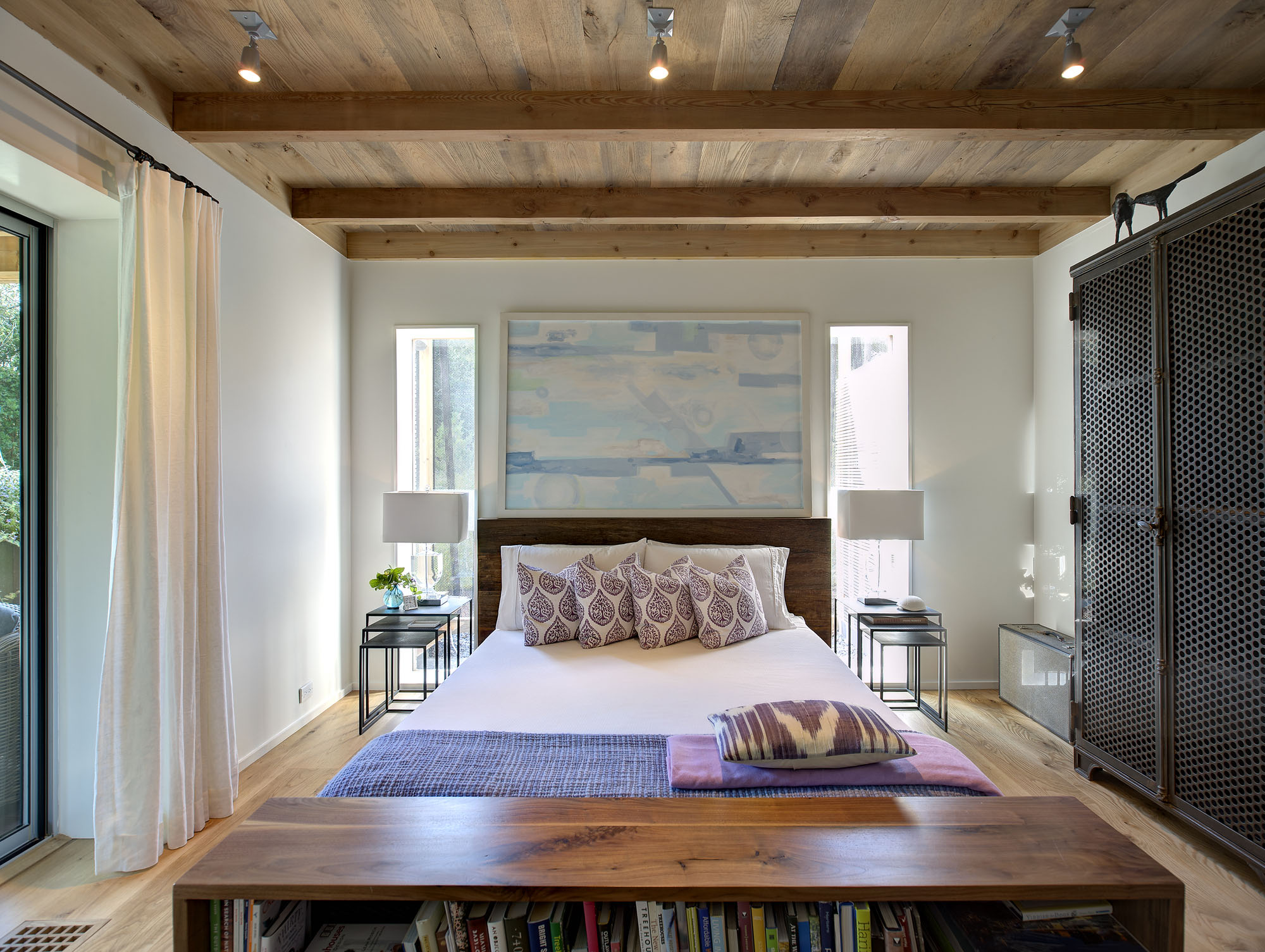 Far-Pond-House_5 Modern Bedroom with Wood Ceiling