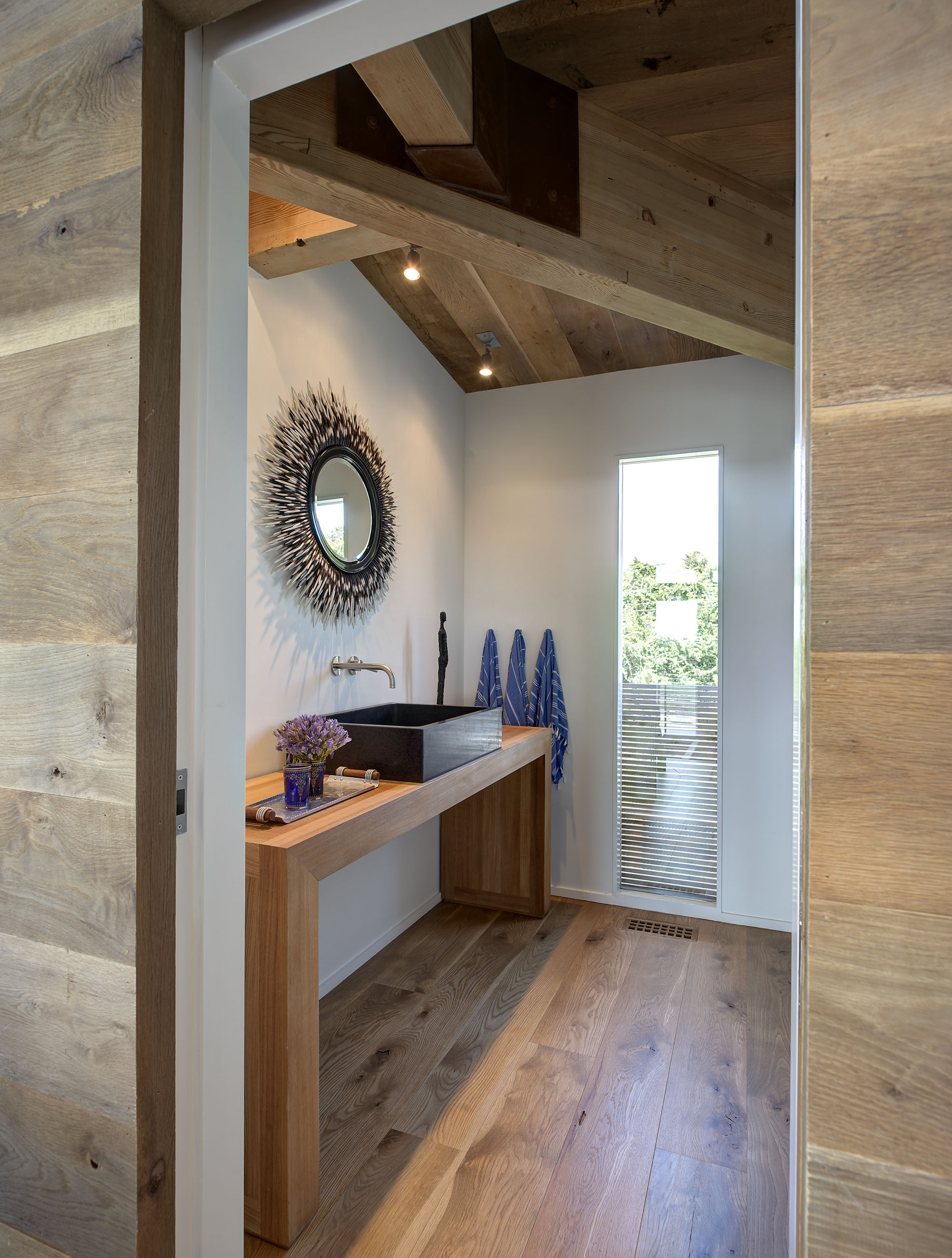 Far-Pond-House_6 Modern Bathroom with Wood Floors