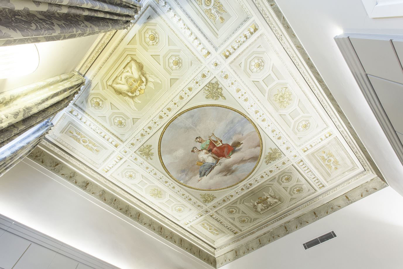 Firenze-Number-Nine_Hotel_6 Mezzo Fresco Painted Ceiling