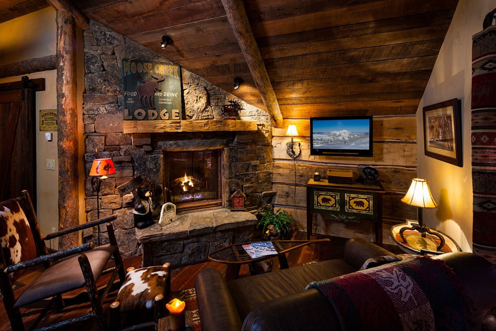 Foxtail-Residence-Montana_7 Cozy Country Log Cabin Living Room