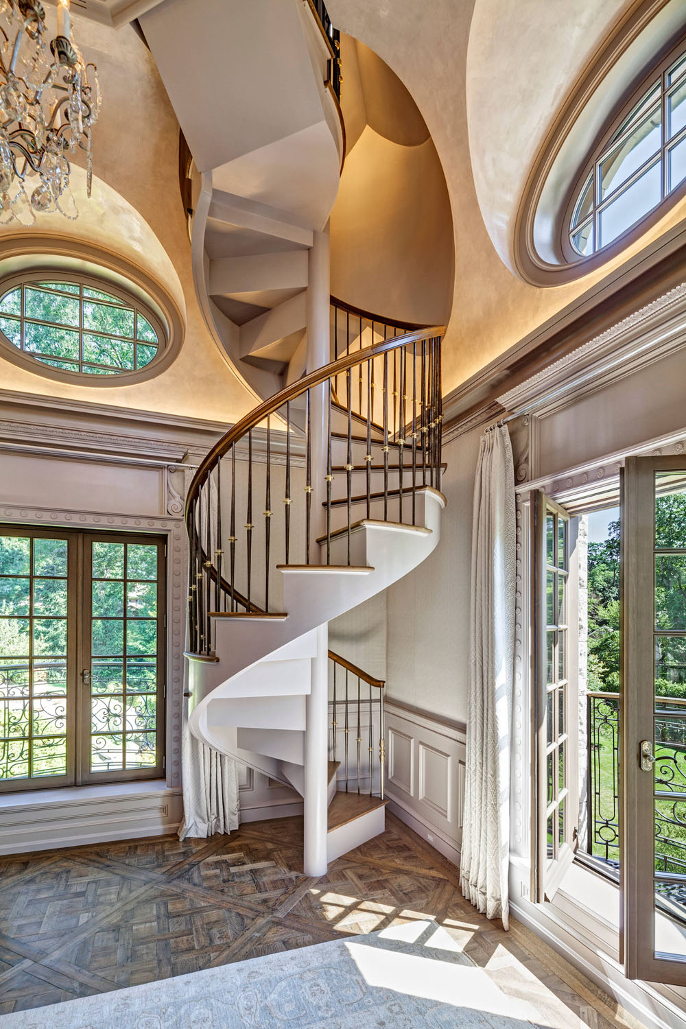 Master Bedroom Suite Spiral Staircase