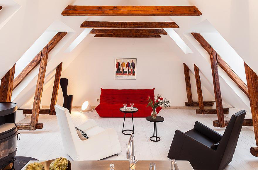 Gamla-stan-Duplex_1 Duplex Apartment with Exposed Wood Beams