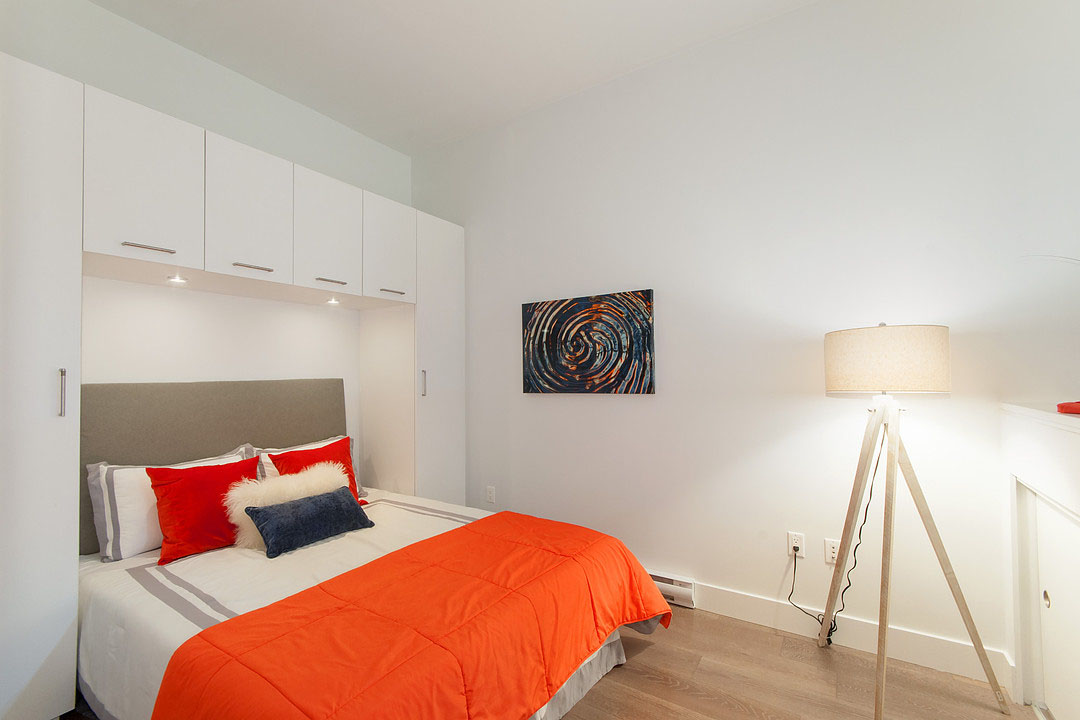 GlassHouse-Modern-Loft-Apartment-New-Westminster_13