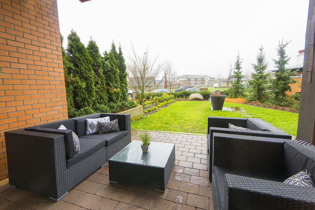 GlassHouse-Modern-Loft-Apartment-New-Westminster_17