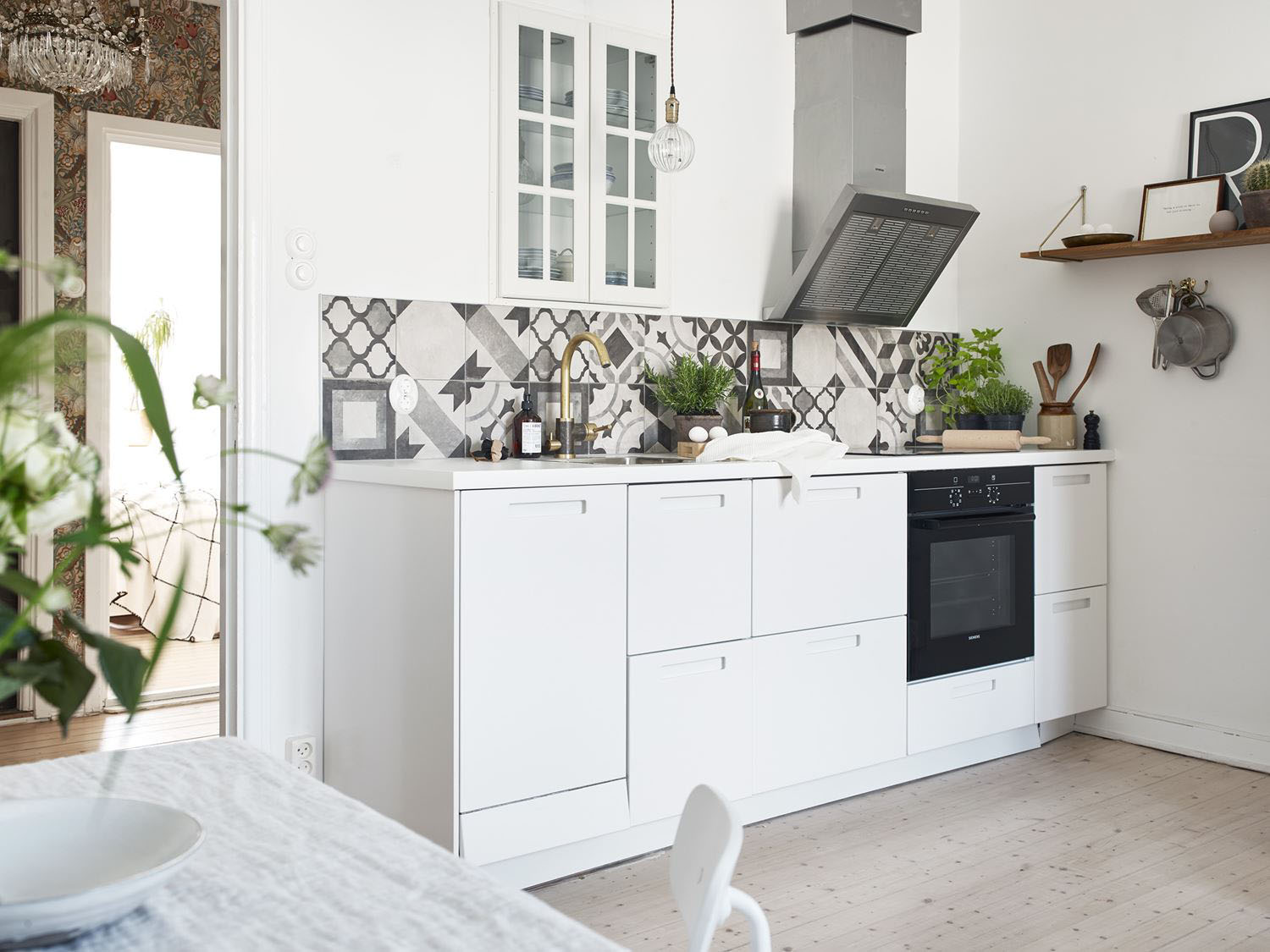 Gothenburg-Renovated-One-Bedroom-Small-Apartment_1