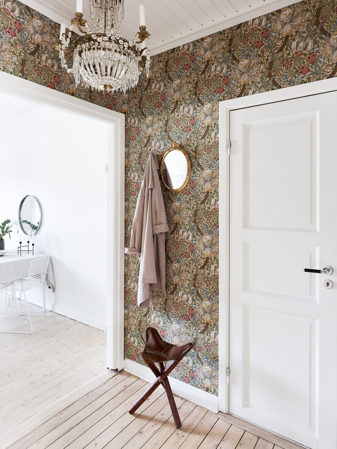 Gothenburg-Renovated-One-Bedroom-Small-Apartment_9