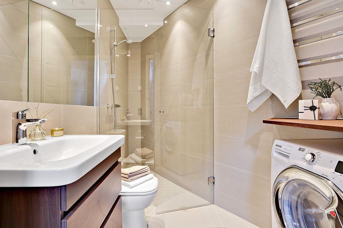 Gothenburg-Sweden-Studio-Apartment-with-Glass-Partition_9