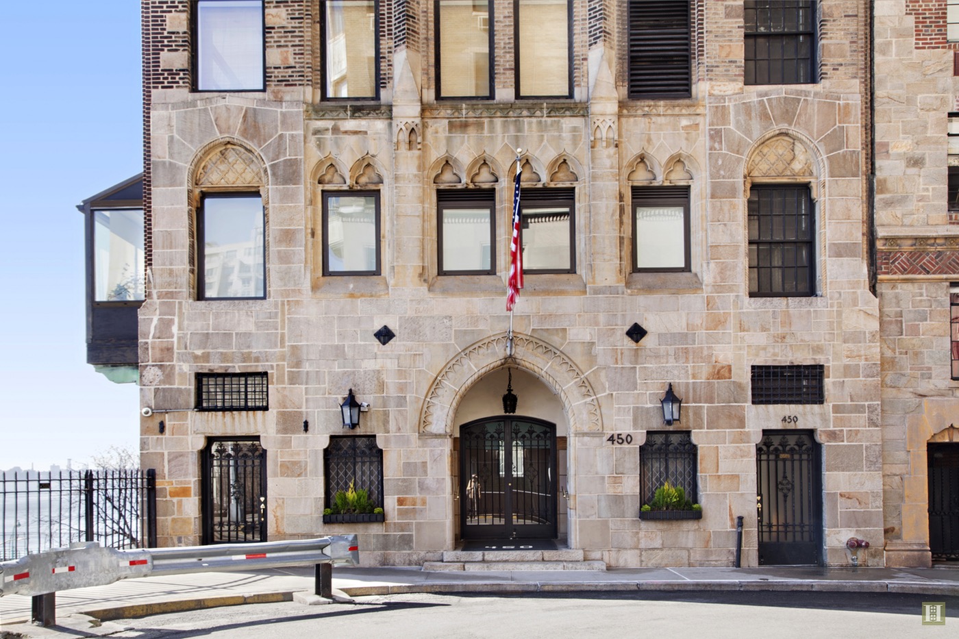 Greta-Garbo-New-York-Apartment-The-Campanile_16 450 East 52nd Street Manhattan New York City