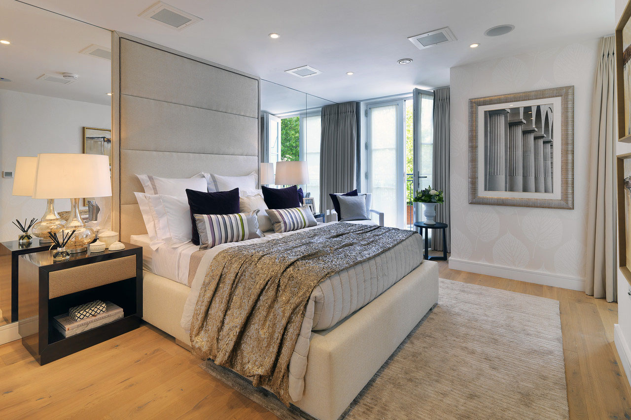 Hammersmith-London-Townhouse_5 Luxury Contemporary Master Bedroom with Balcony