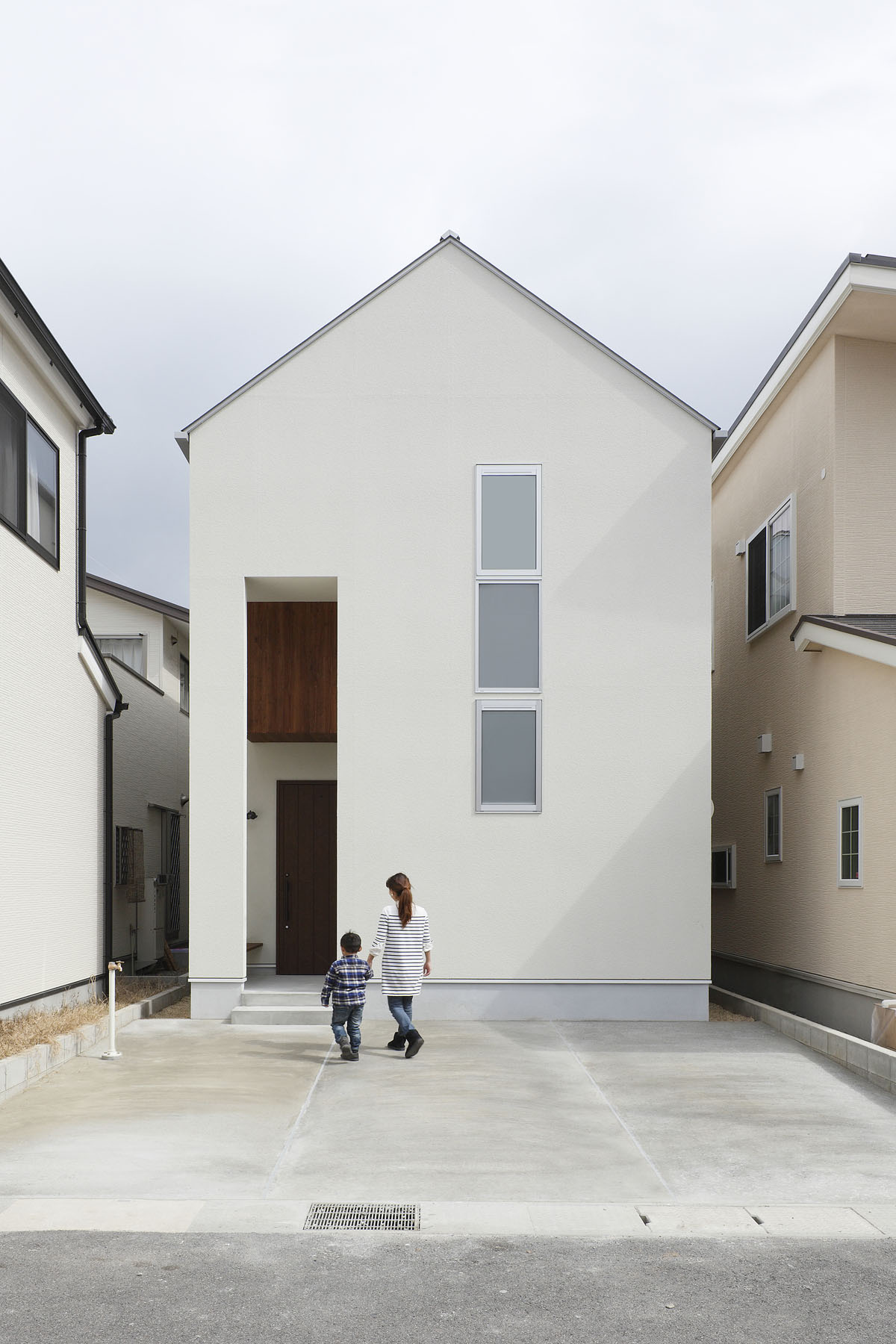 Hazukashi-House_2 Small Narrow Minimalist House in Japan
