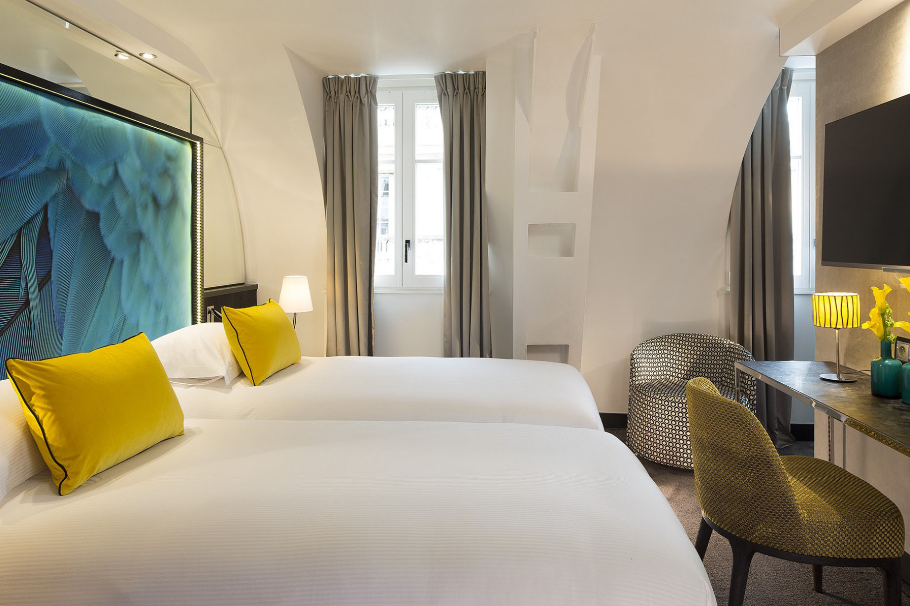 Hotel-de-Seze-Paris_10 Contemporary Paris Hotel Room