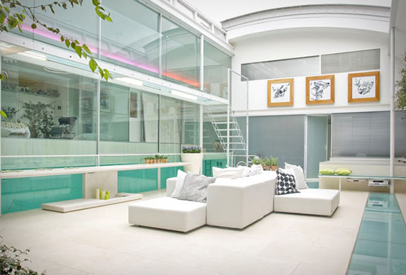 Indoor-Glass-Swimming-Pool_2