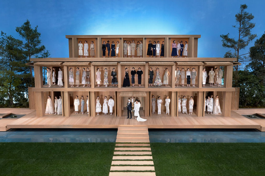 Karl-Lagerfeld-Chanel-Doll-House_1 Japanese Inspired Wooden Doll House