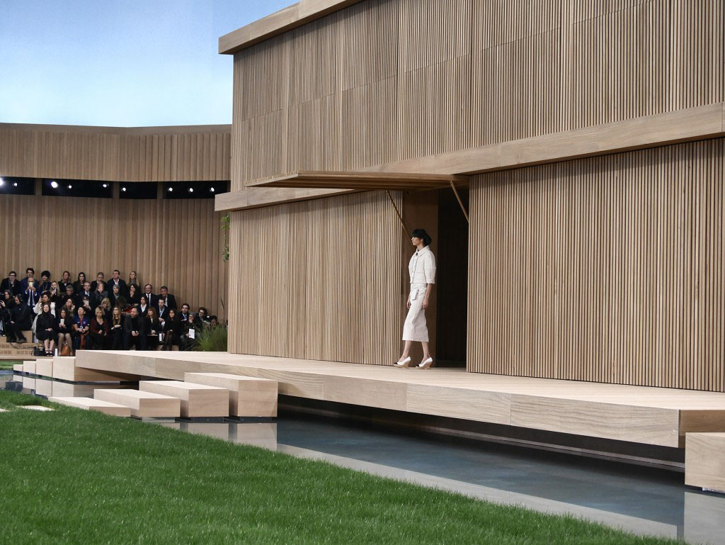 Karl-Lagerfeld-Chanel-Doll-House_5