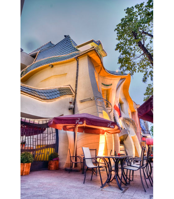 Krzywy-Domek-Crooked-House_5