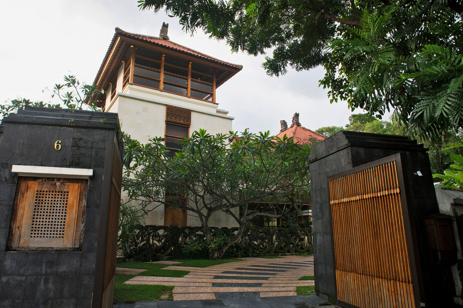 Kuala-Lumpur-Bungalow_2 Balinese Bungalow House