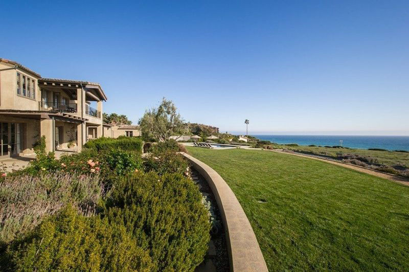 Lady-Gaga-Malibu-House_25