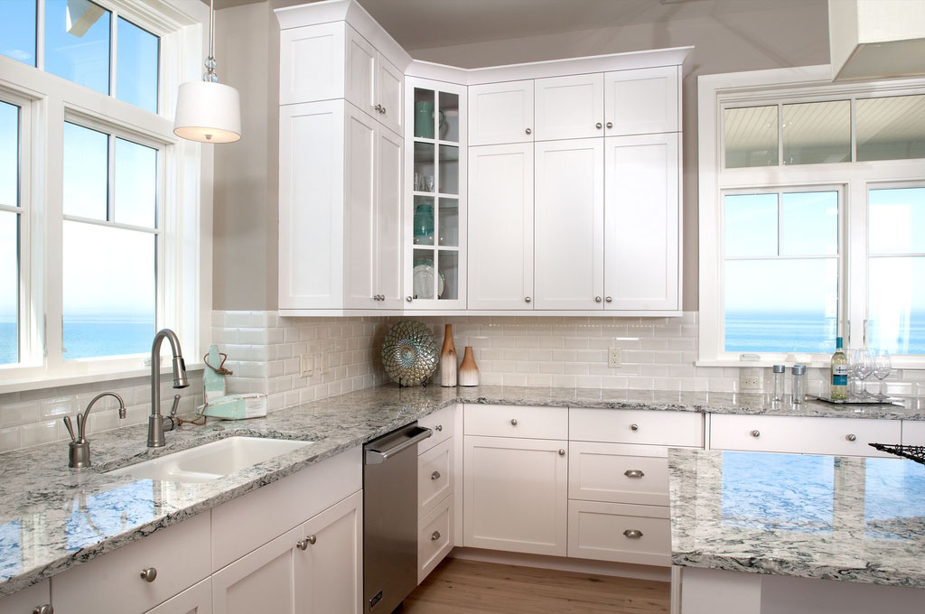 Lake-Michigan-Beach-House_4 Kitchen with Water View