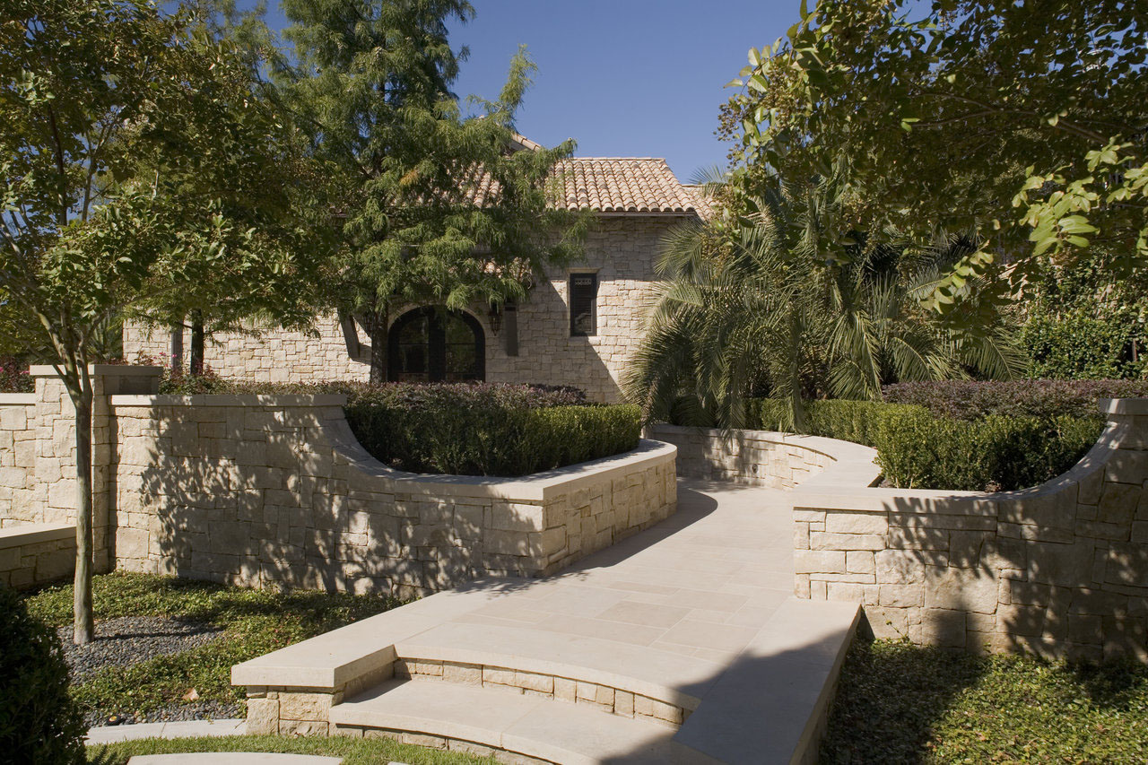 Lance-Armstrong-Spanish-Colonial-Style-Luxury-Home-Austin-Texas_13