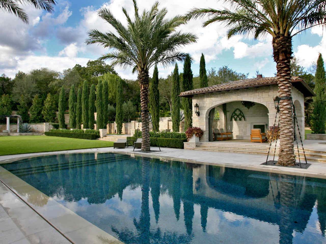 Lance-Armstrong-Spanish-Colonial-Style-Luxury-Home-Austin-Texas_14