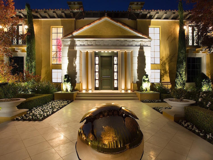 Las-Vegas-Manor_2 Classic Contemporary Elegant Front Grand Entrance