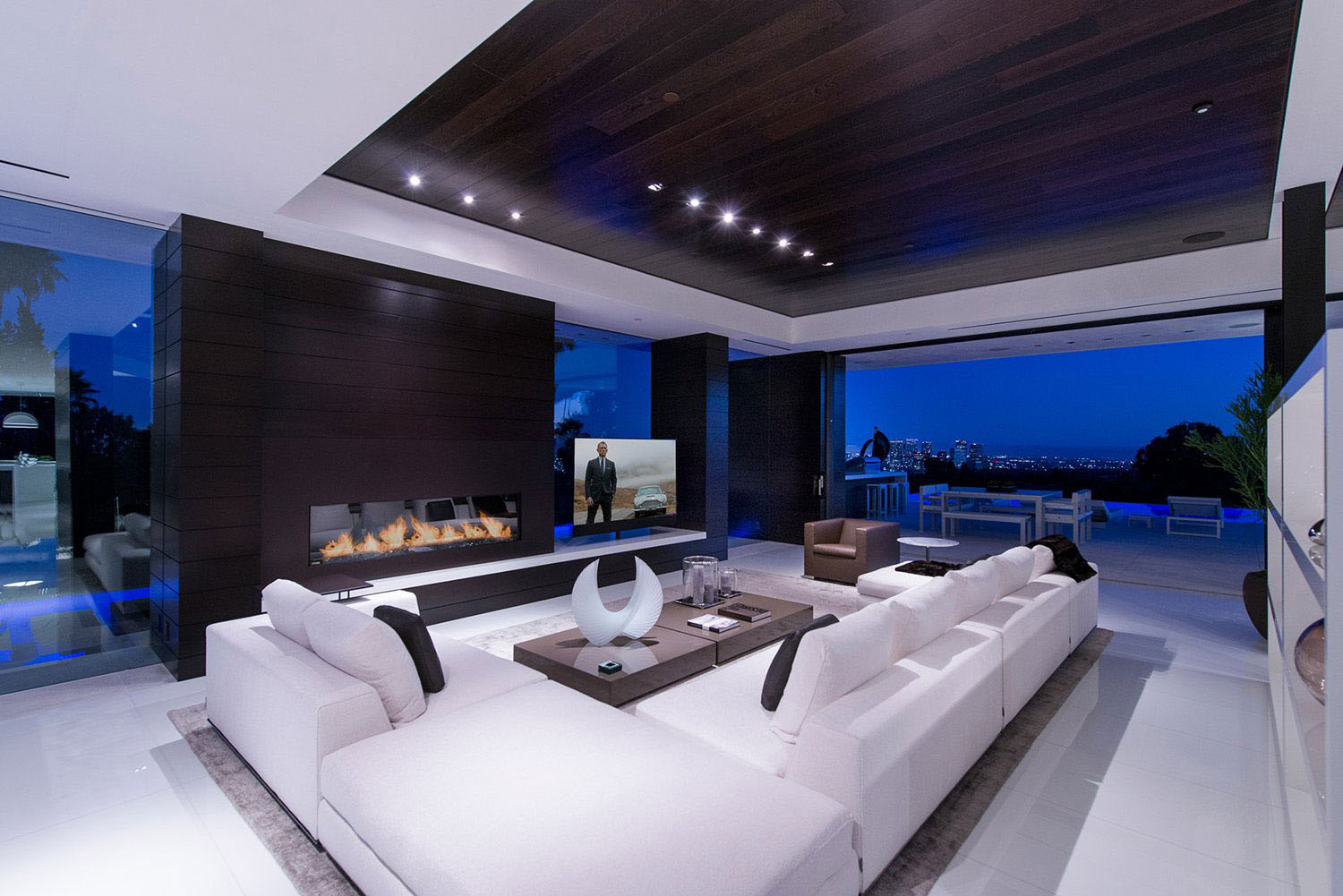 Laurel-Way-Luxury-Home_23
