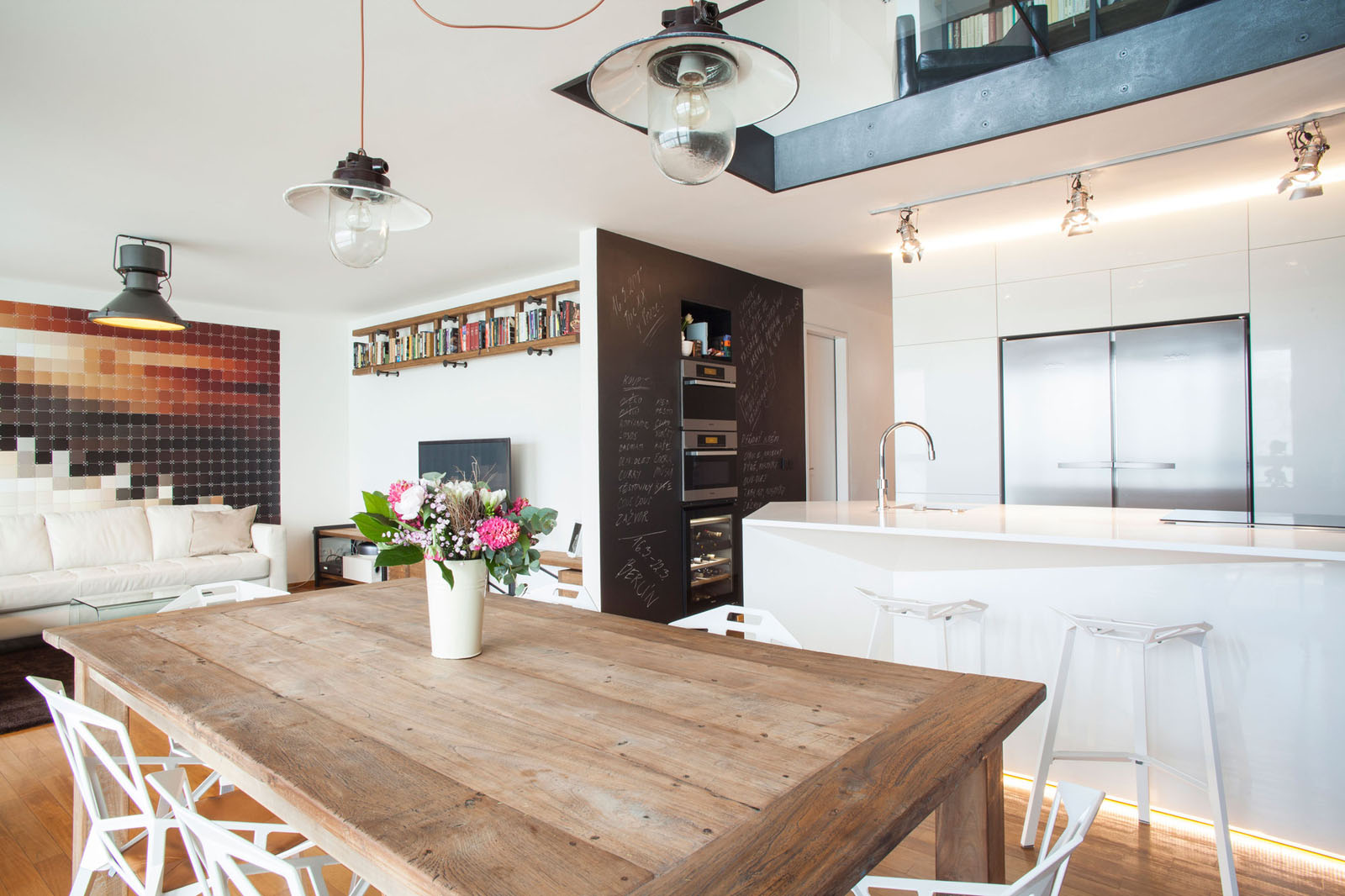Live-Work-Triplex-Loft-Apartment_2 Triplex Loft Apartment