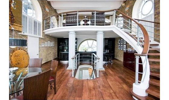 London-Boat-Loft-Apartment_1 Apartment Design