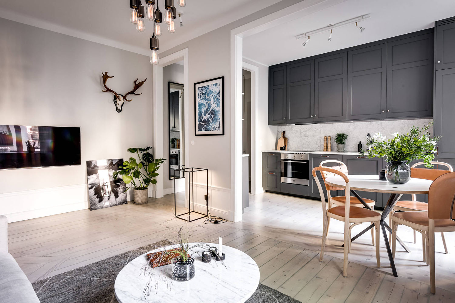 Luxurious-Contemporary-Small-One-Bedroom-Apartment-Sweden_1