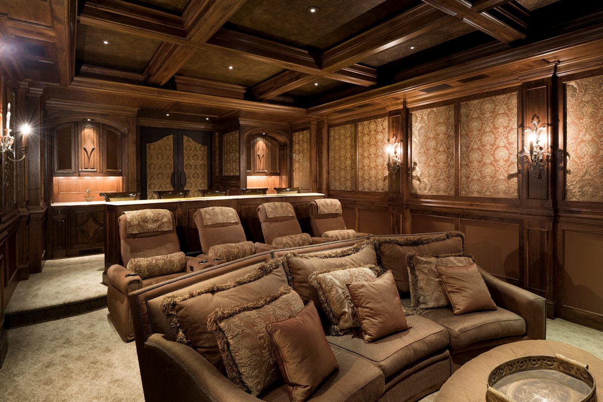 Luxury Lakeside Estate on Lake Minnetonka - Deephaven, Minnesota
