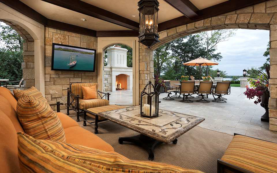 Luxury Lakeside Estate on Lake Minnetonka - Deephaven, Minnesota