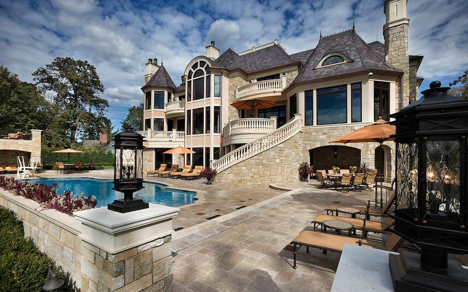 Luxury Lakeside Estate on Lake Minnetonka - Deephaven, Minnesota