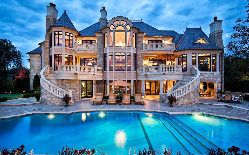 Luxury Lakeside Estate on Lake Minnetonka - Deephaven, Minnesota