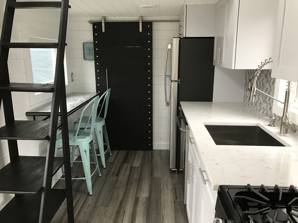Luxury-Tiny-House-Hamptons-Homes_10