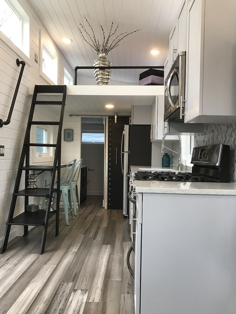 Luxury-Tiny-House-Hamptons-Homes_3