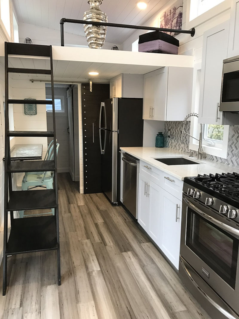 Luxury-Tiny-House-Hamptons-Homes_5