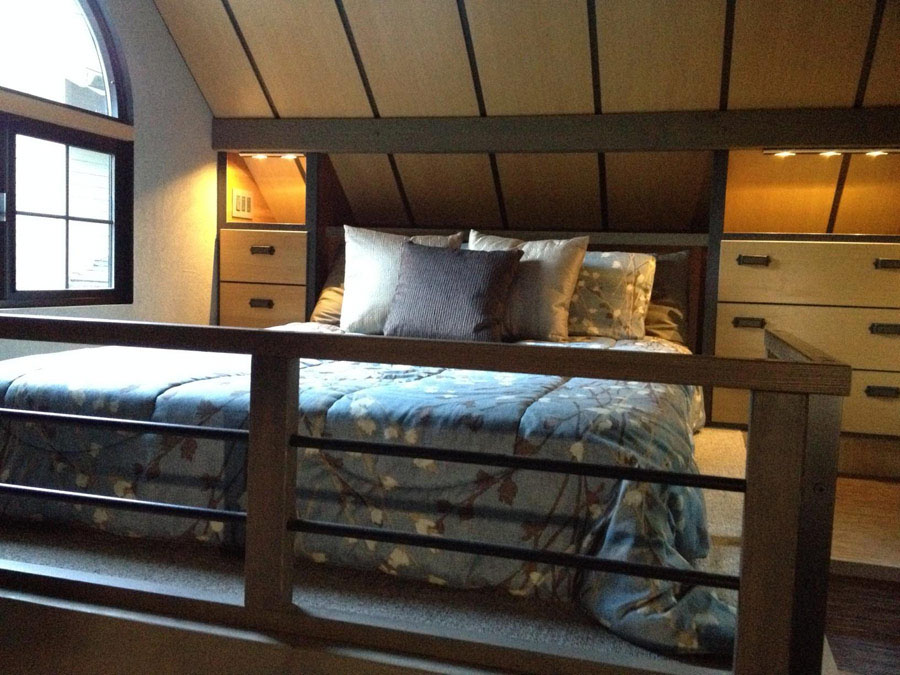 Luxury-Tiny-House_5 Luxury Tiny Bedroom Loft