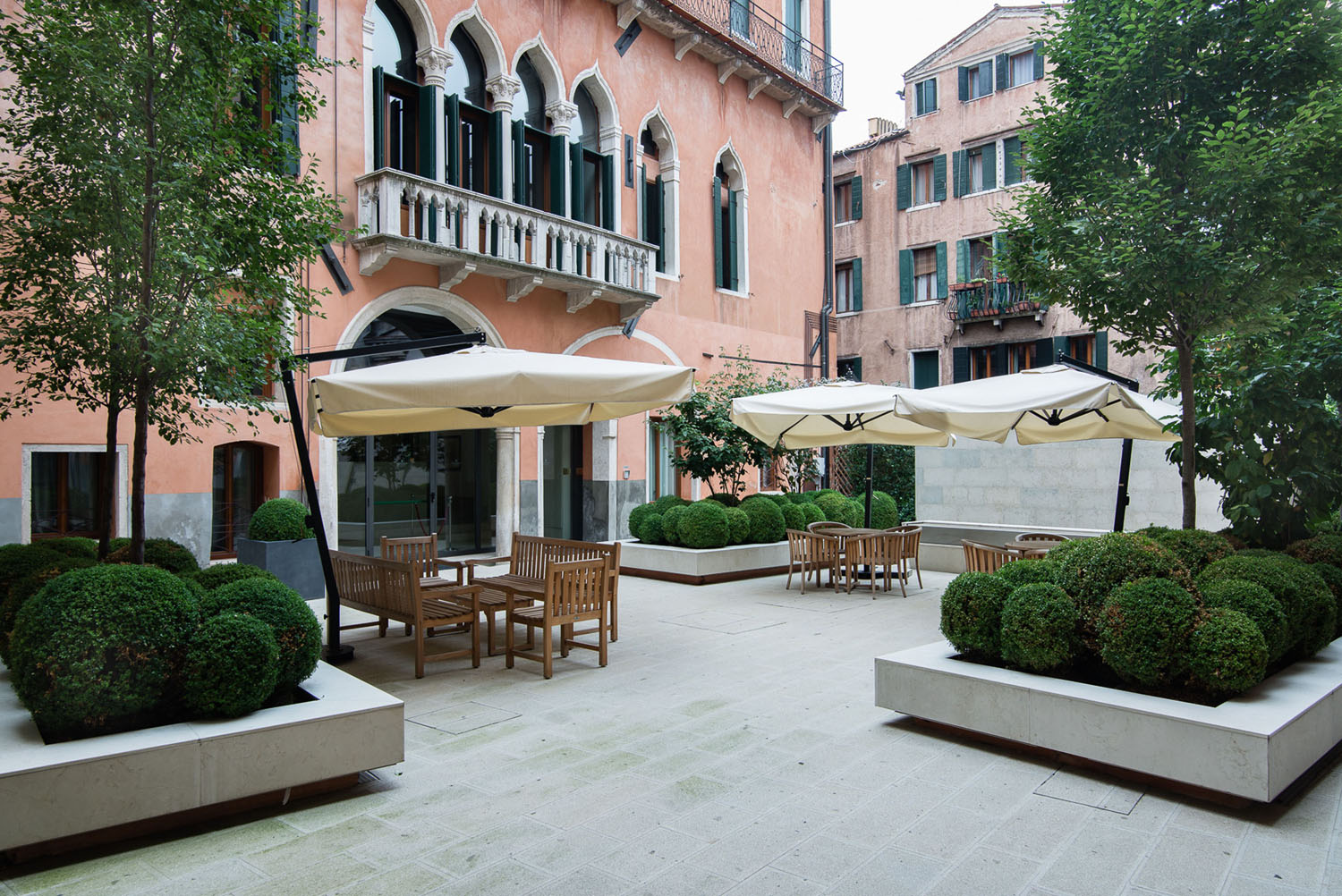 luxury-venice-apartment-piano-nobile_18 Venice Apartment Outdoor Terrace