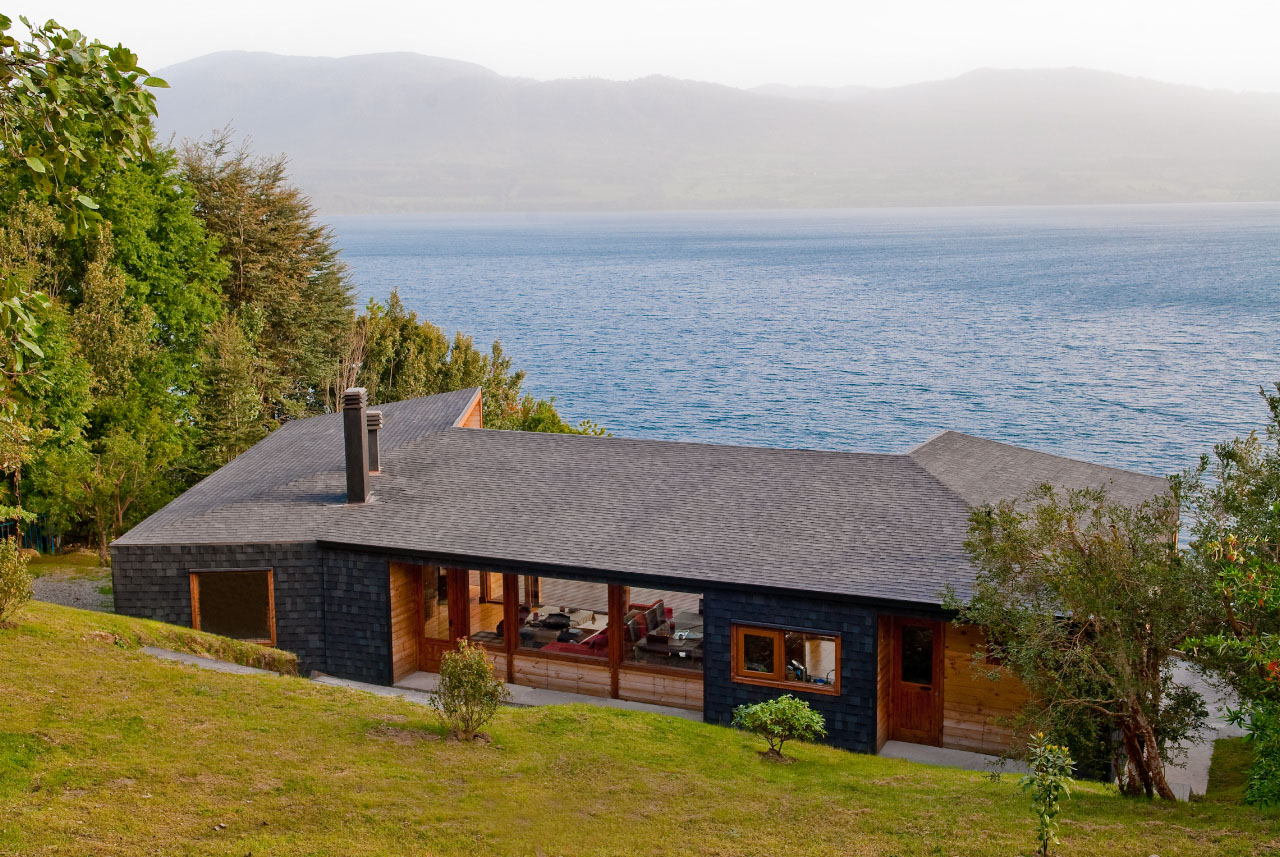 Maldonado-House-Chile_8 Lakefront Home