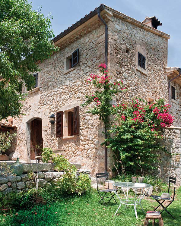 Mediterranean-Country-Villa_13
