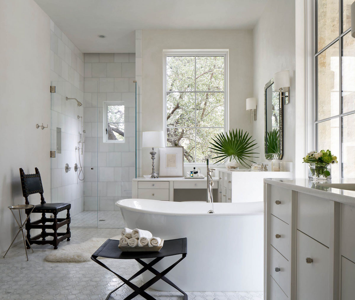 Contemporary Stone House with Old Word Elegance - Austin, Texas