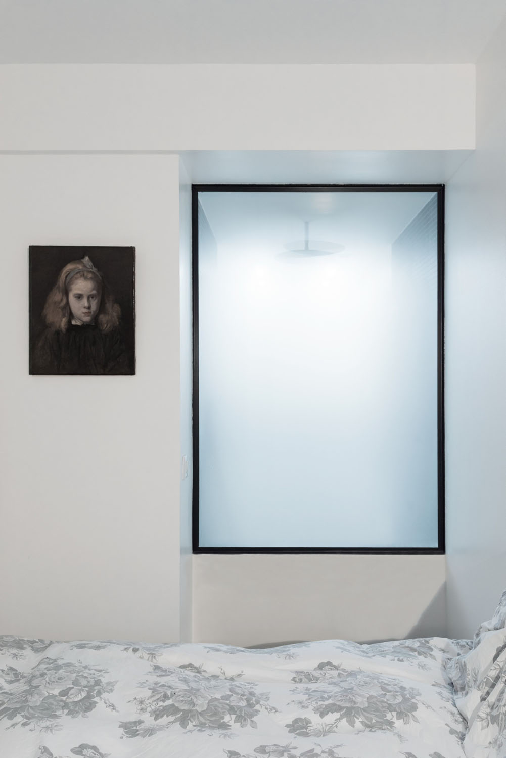 Minimalist-570-sq-ft-One-Bedroom-Apartment-Paris_15