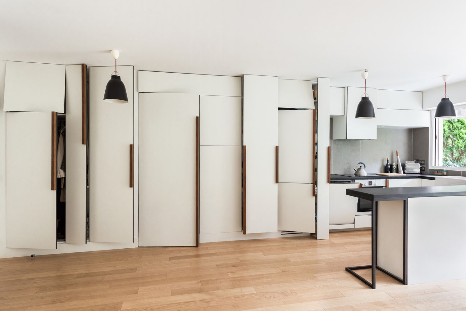 Minimalist-570-sq-ft-One-Bedroom-Apartment-Paris_4