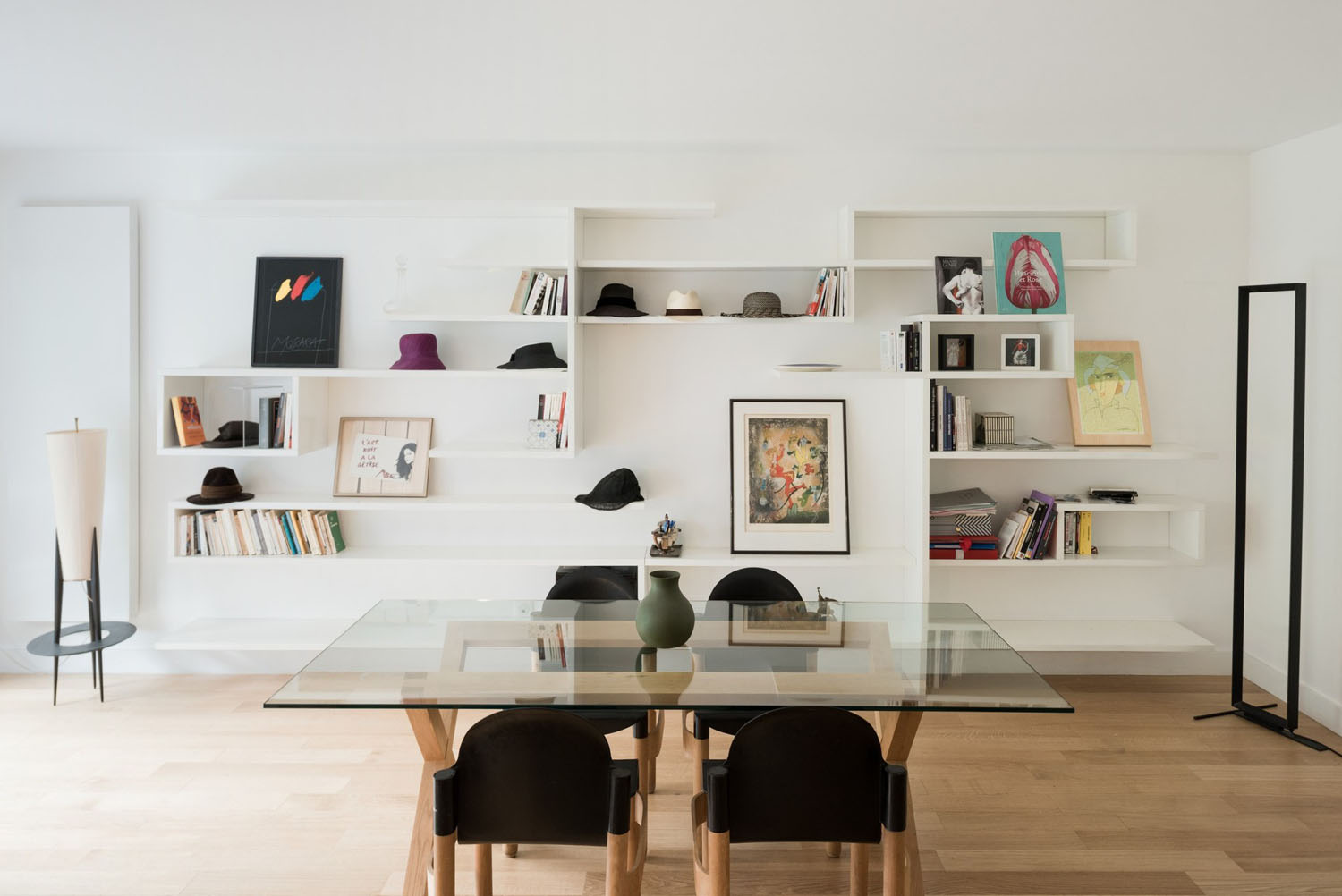 Minimalist-570-sq-ft-One-Bedroom-Apartment-Paris_7