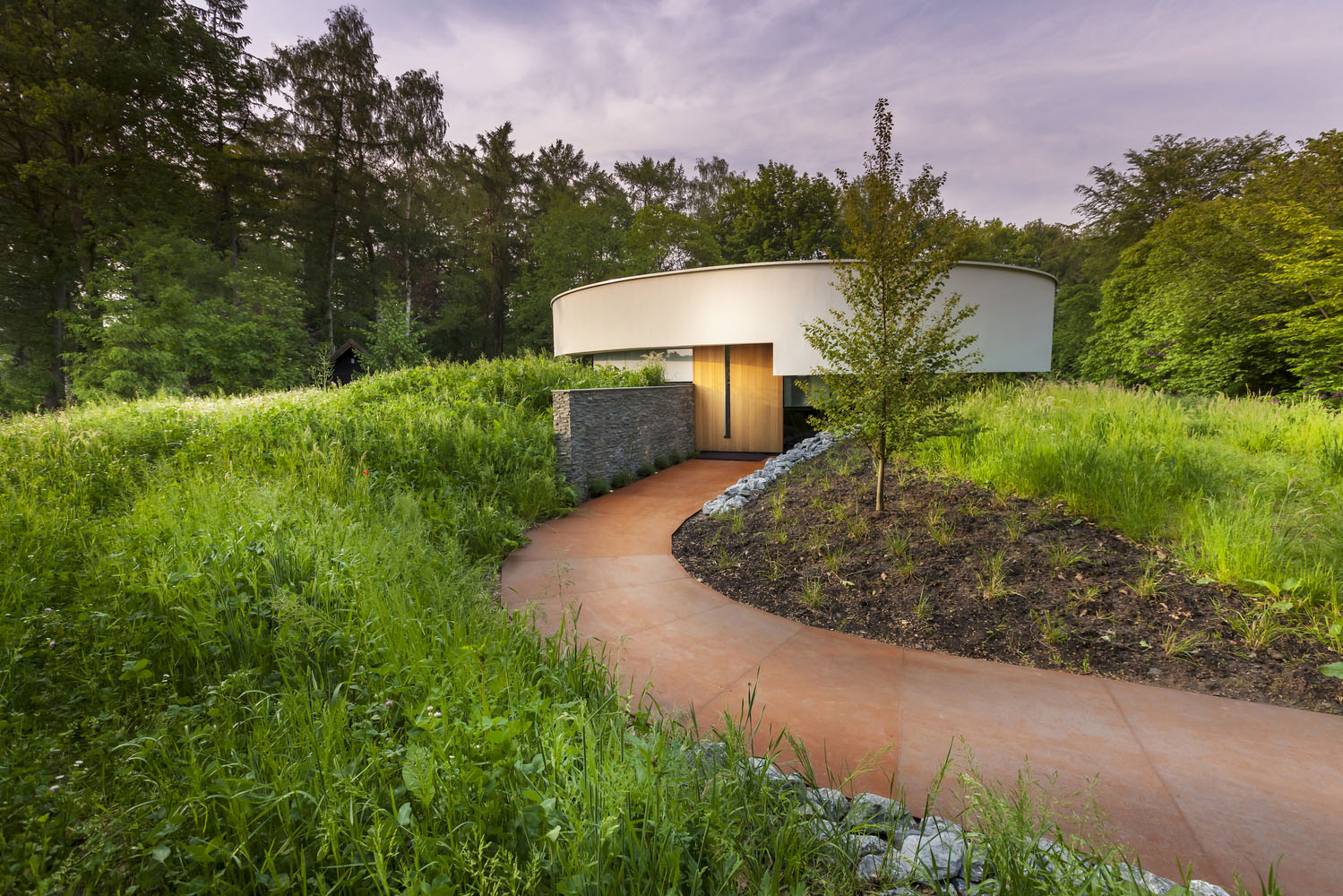Modern-Circular-House-Design_3