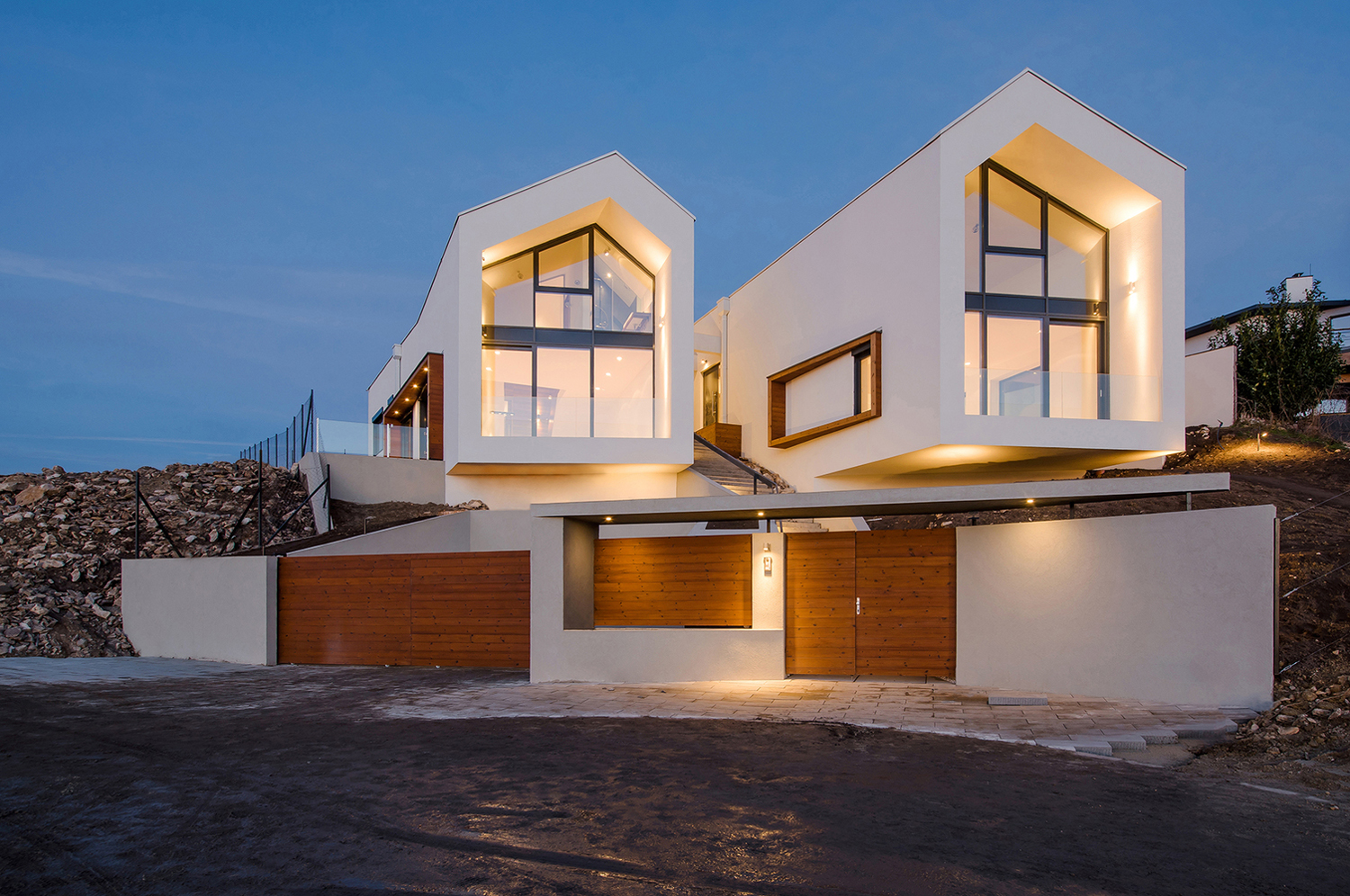 Modern-Energy-Efficient-Home-Hungary_1
