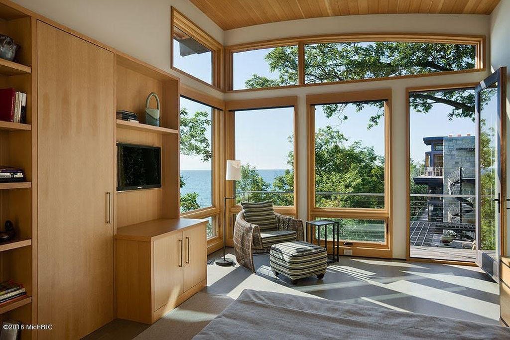 Modern-Lake-Front-Luxury-Home-Michigan_11