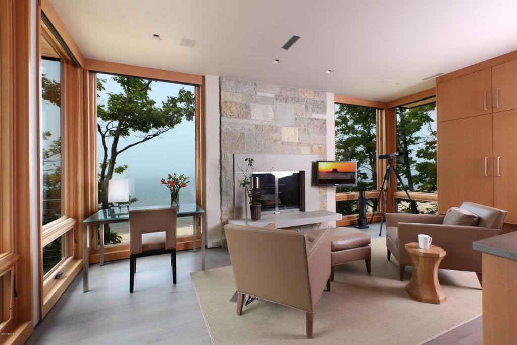 Modern-Lake-Front-Luxury-Home-Michigan_13